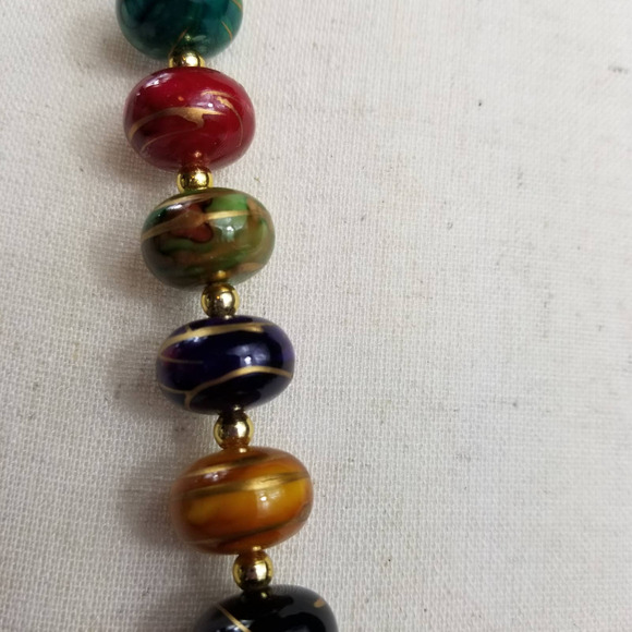 Necklace Red Green Blue Amber Gold Beads Baubles Lovely - Picture 2 of 4